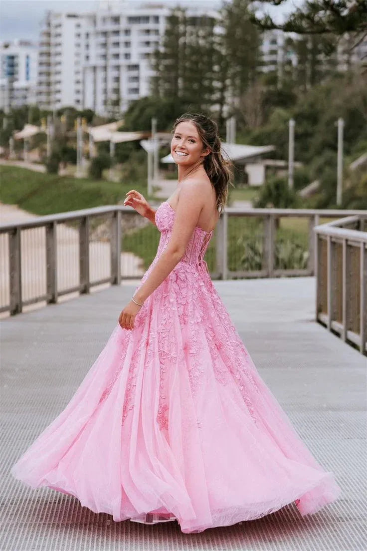 Enchanting A-Line Strapless Sweetheart Lace-Up Corset Floor-Length Tulle Evening Ball Gown