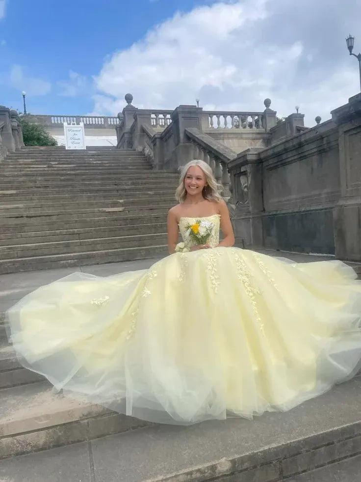 Enchanting A-Line Strapless Sweetheart Lace-Up Corset Floor-Length Tulle Evening Ball Gown