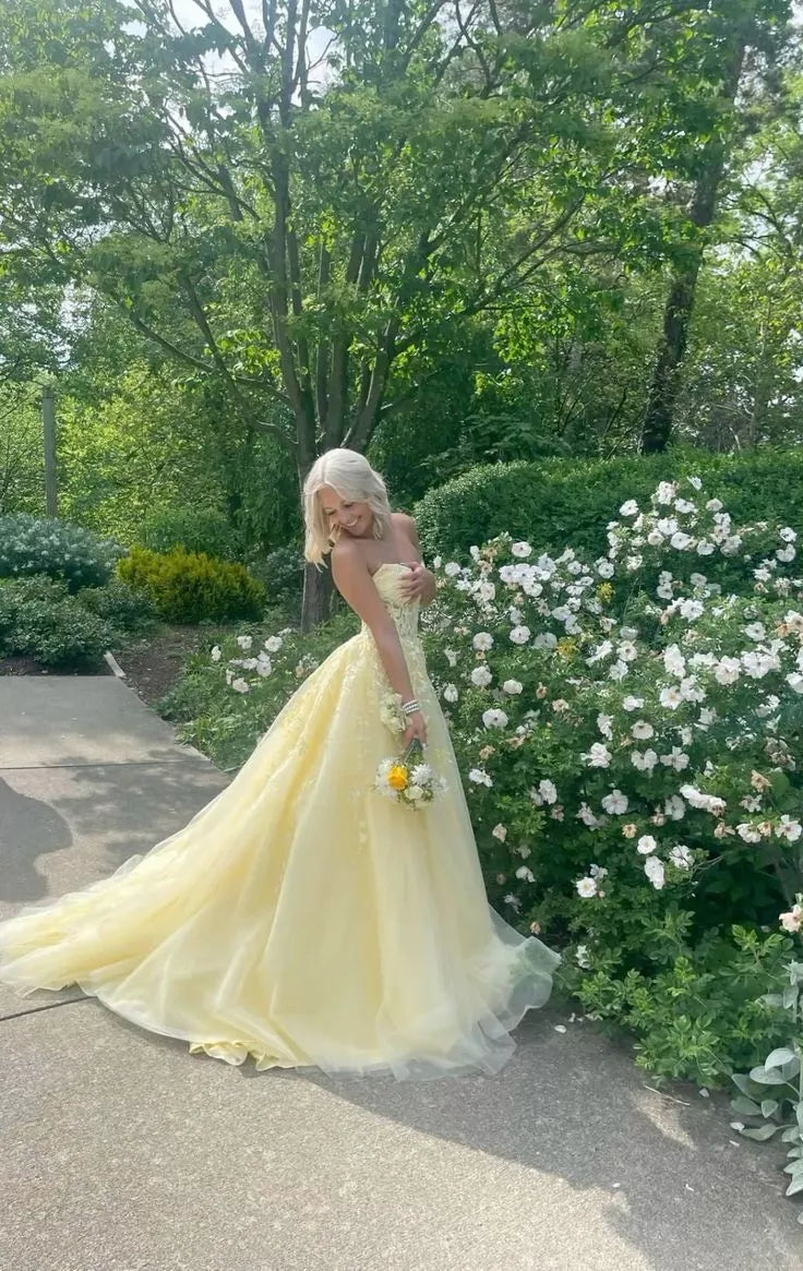 Enchanting A-Line Strapless Sweetheart Lace-Up Corset Floor-Length Tulle Evening Ball Gown