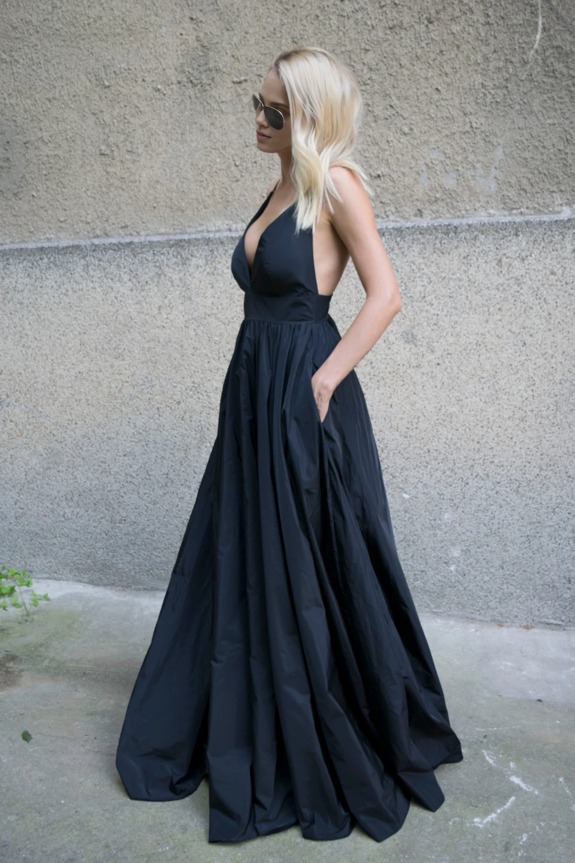 Evening Dress Long Dress Spaghetti Straps Prom Dress Black Romantic Open Back Party Dress Strappy Dress Crossed Straps Deep V Neck Sleeveless Evening Dress