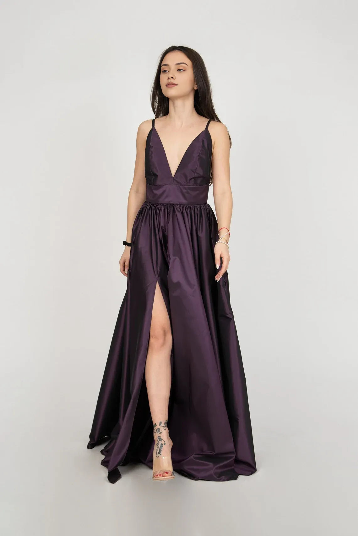 Vestido de noche largo morado con tirantes finos cruzados y escote en V profundo, vestido de fiesta, vestido romántico, vestido con espalda abierta 