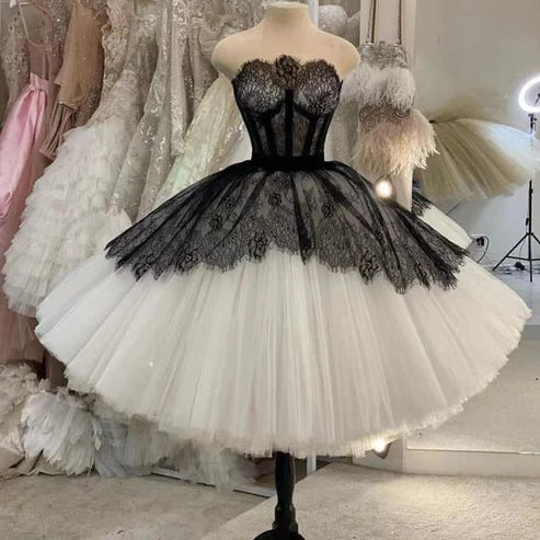 vintage Strapless A-line Lace Evening Dress With Applique