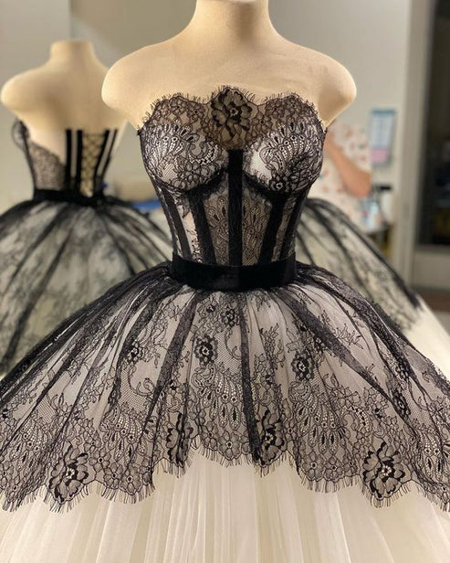 vintage Strapless A-line Lace Evening Dress With Applique