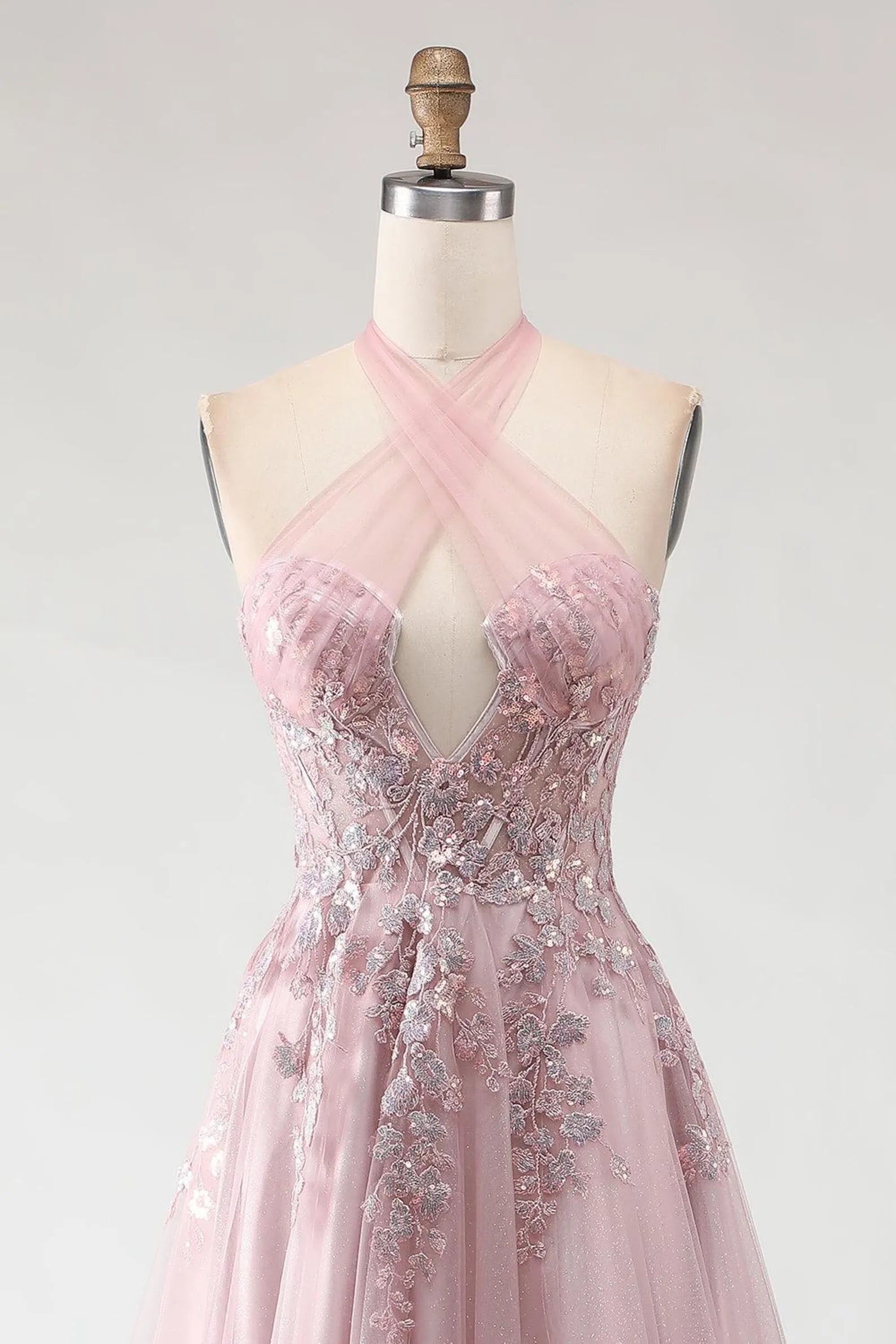 Exquisite A-Line Halter Neck Sleeveless Backless Tulle Floor-Length Prom Dress