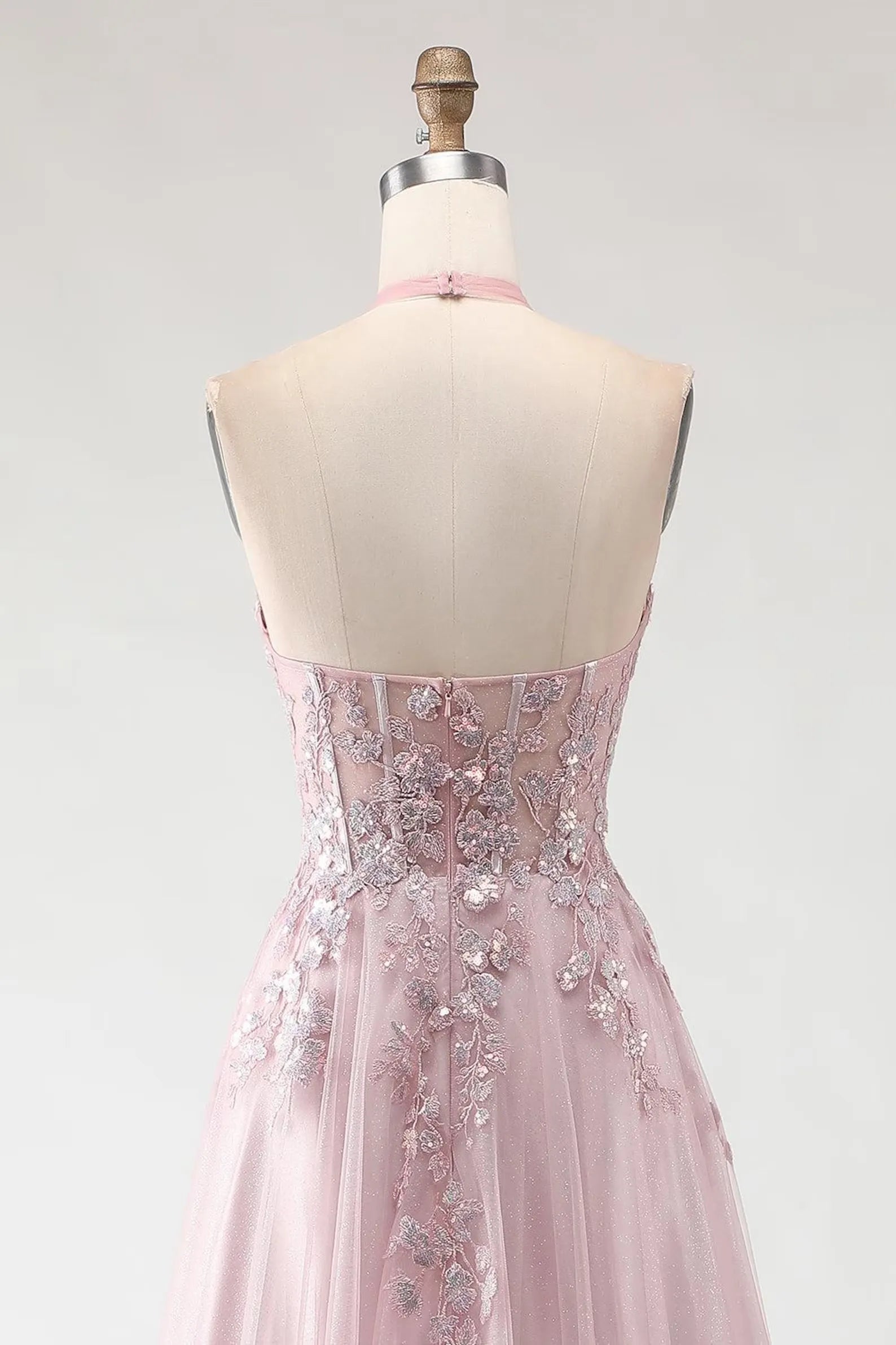 Exquisite A-Line Halter Neck Sleeveless Backless Tulle Floor-Length Prom Dress