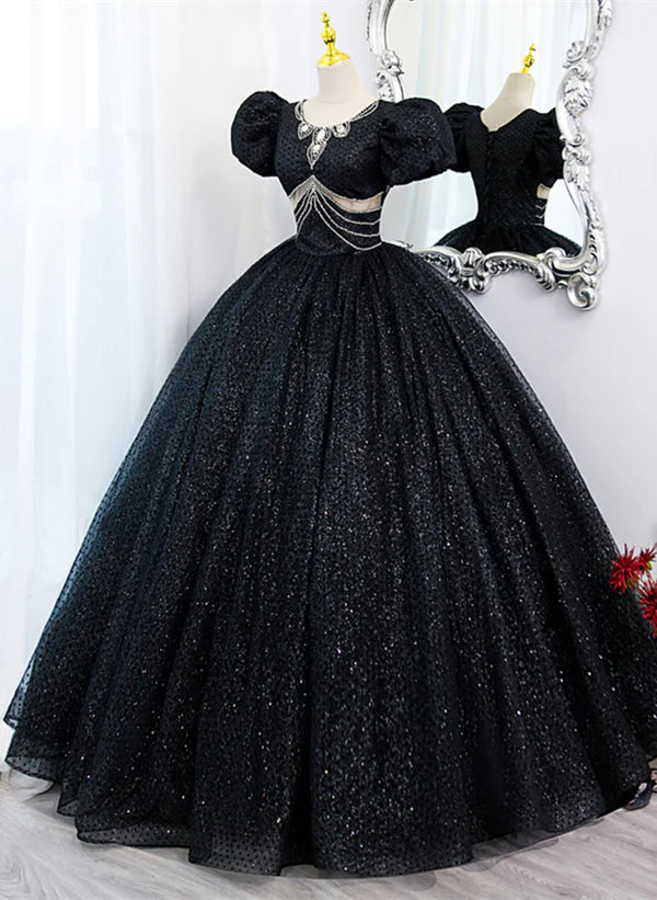 Robe de bal glamour à manches courtes en tulle noir et perles