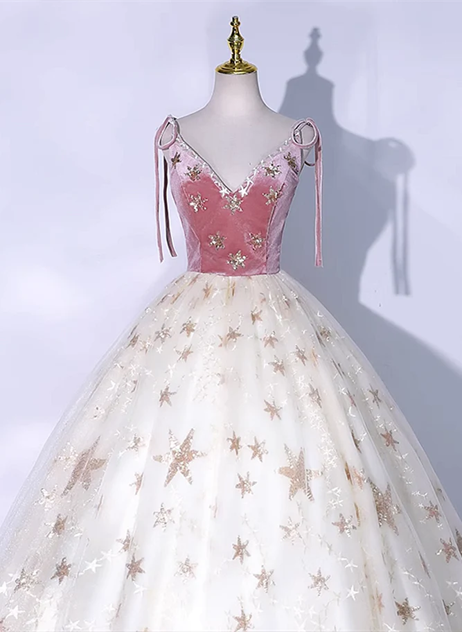 Precioso vestido de fiesta de tul color marfil con tirantes.