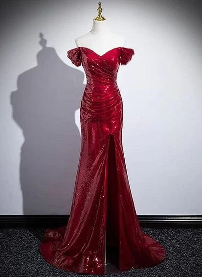 Vestido de noche largo estilo sirena con lentejuelas rojas y hombros descubiertos