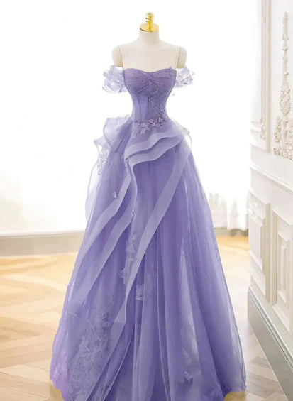 Vestido de fiesta largo de tul con escote en forma de corazón y hombros descubiertos en color morado