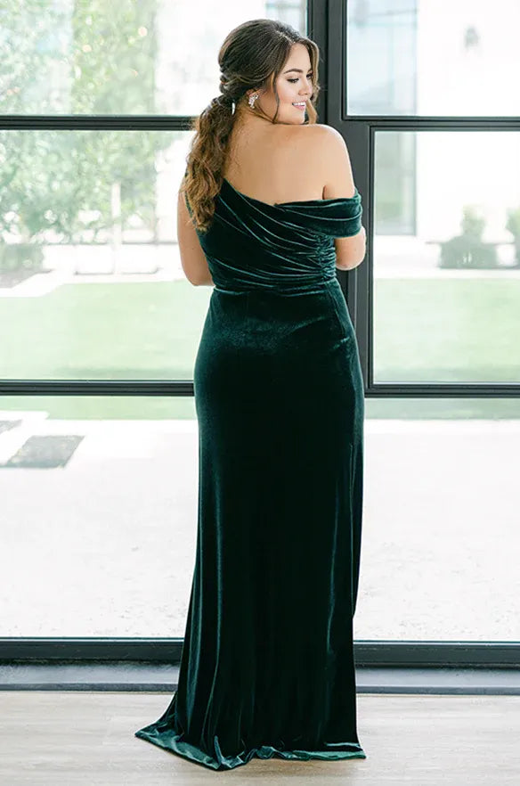 Fashion Fitted Asymmetrical Neck Sleeveless Velvet Floor-Length Plus Size Prom Dress