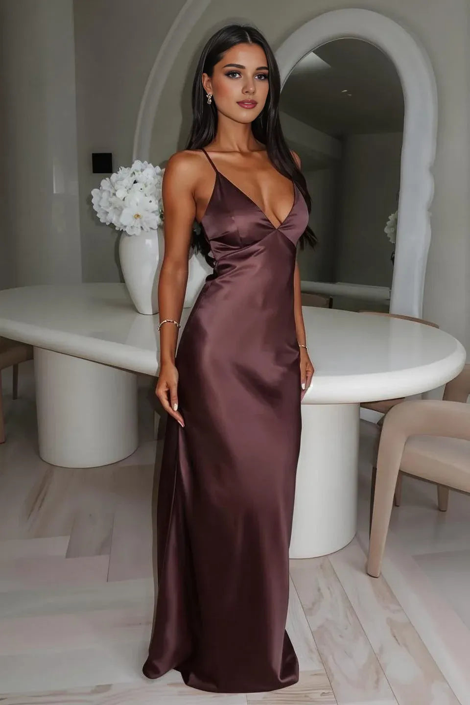 Fashion Sheath/Column V-Neck Sleeveless Satin Floor-Length Prom Dress
