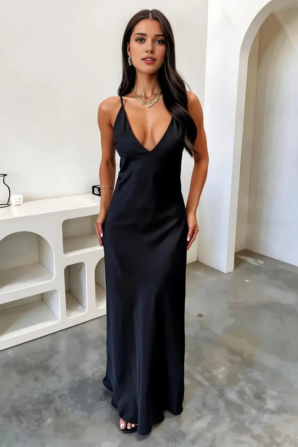 Fashion Sheath/Column V-Neck Sleeveless Satin Floor-Length Prom Dress