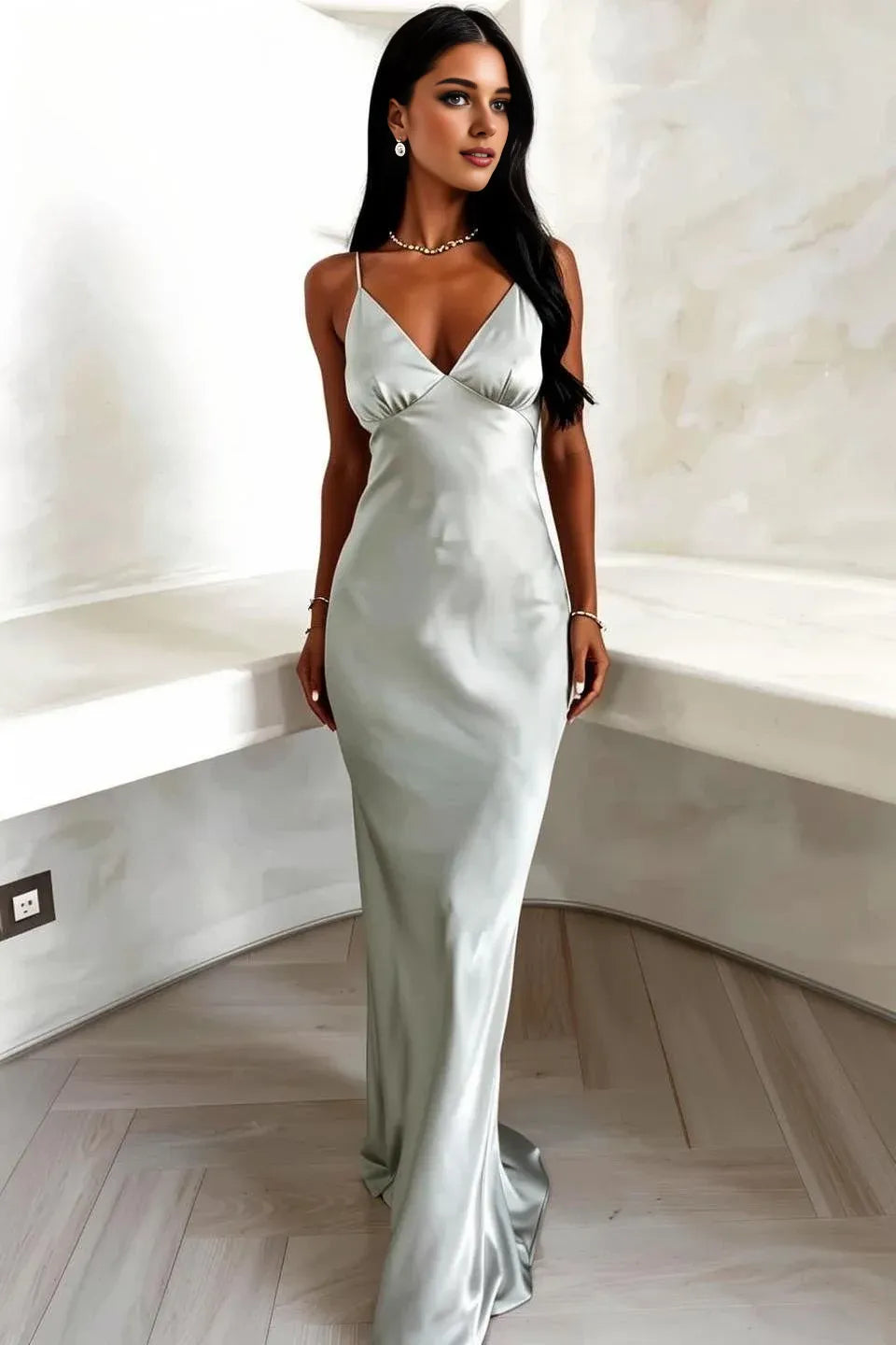 Fashion Sheath/Column V-Neck Sleeveless Satin Floor-Length Prom Dress