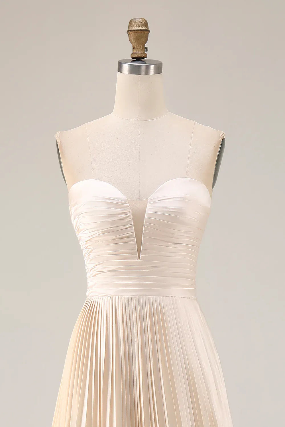 Fashionable A Line Strapless Sleeveless Satin Pleated Floor-Length Prom Dress
