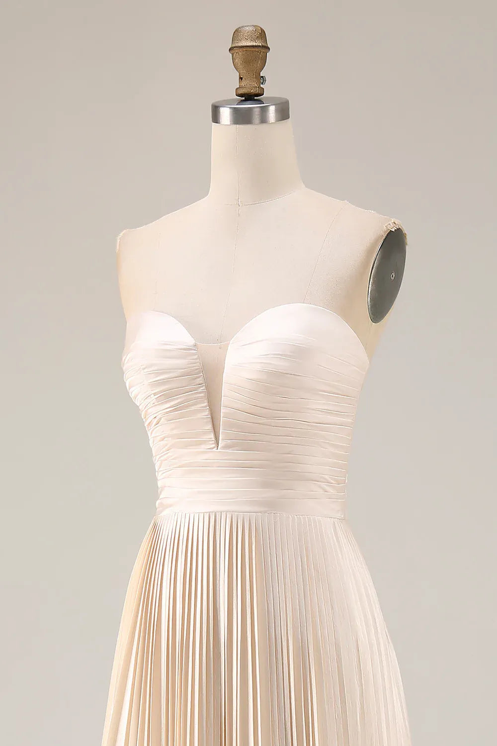 Fashionable A Line Strapless Sleeveless Satin Pleated Floor-Length Prom Dress