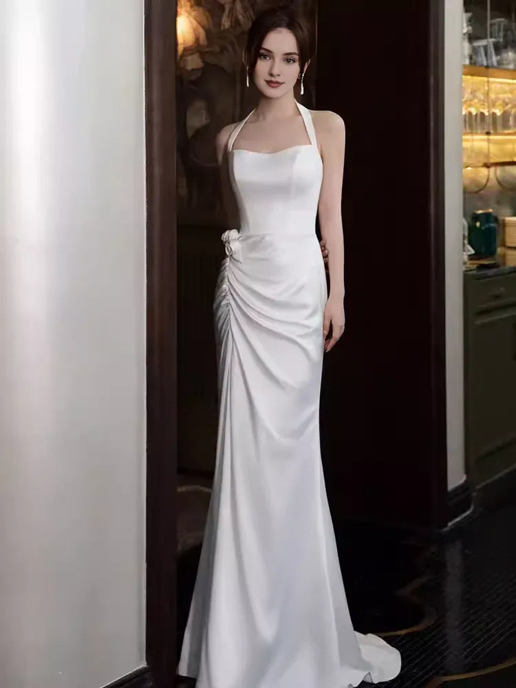 Vestidos de fiesta blancos largos con cuello halter, sirena, sencillos, sin mangas y hasta el suelo 