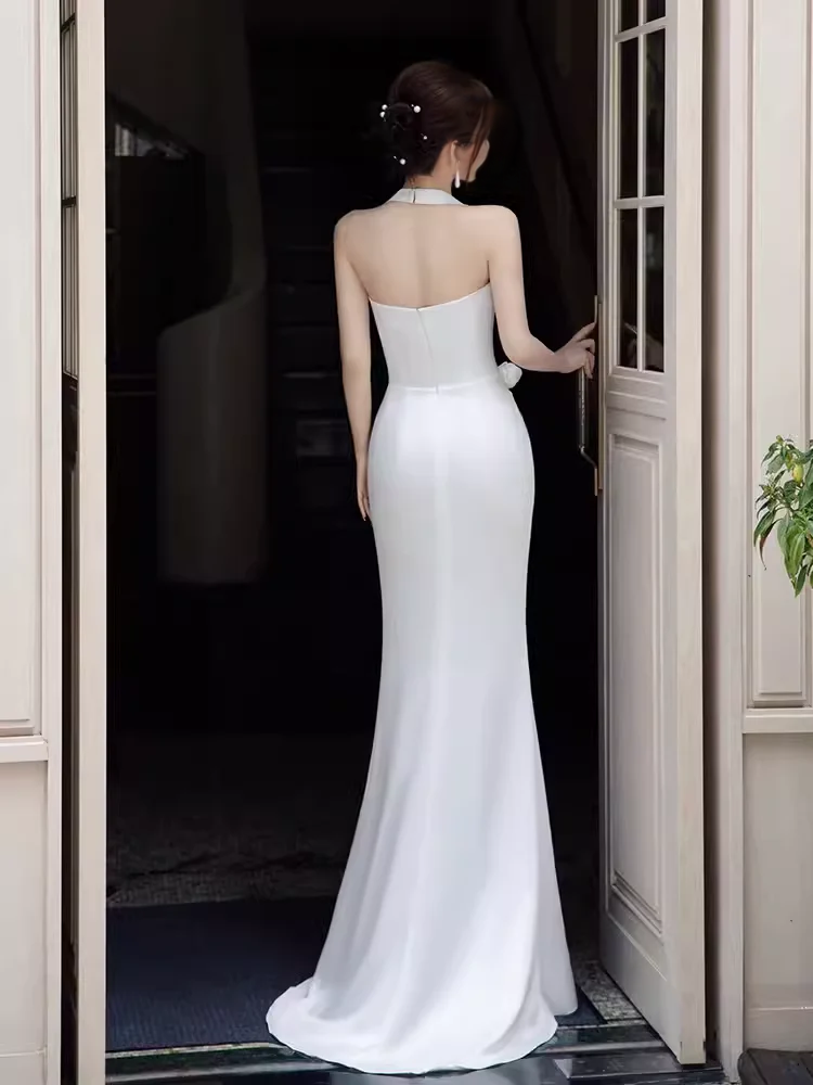 Vestidos de fiesta blancos largos con cuello halter, sirena, sencillos, sin mangas y hasta el suelo 