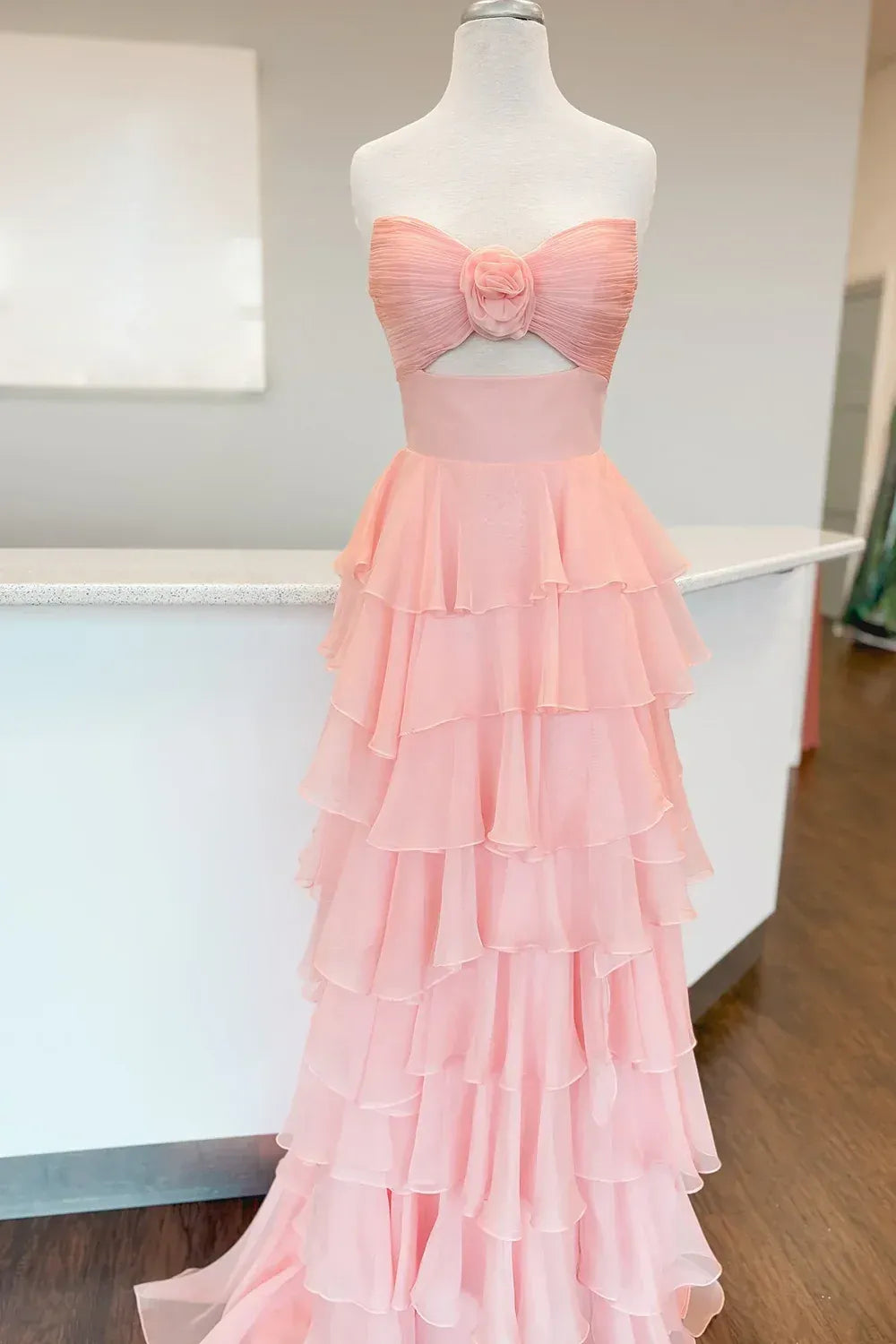 Flowy Sweetheart Sleeveless A-line Layered Chiffon Floor Length Prom Dress