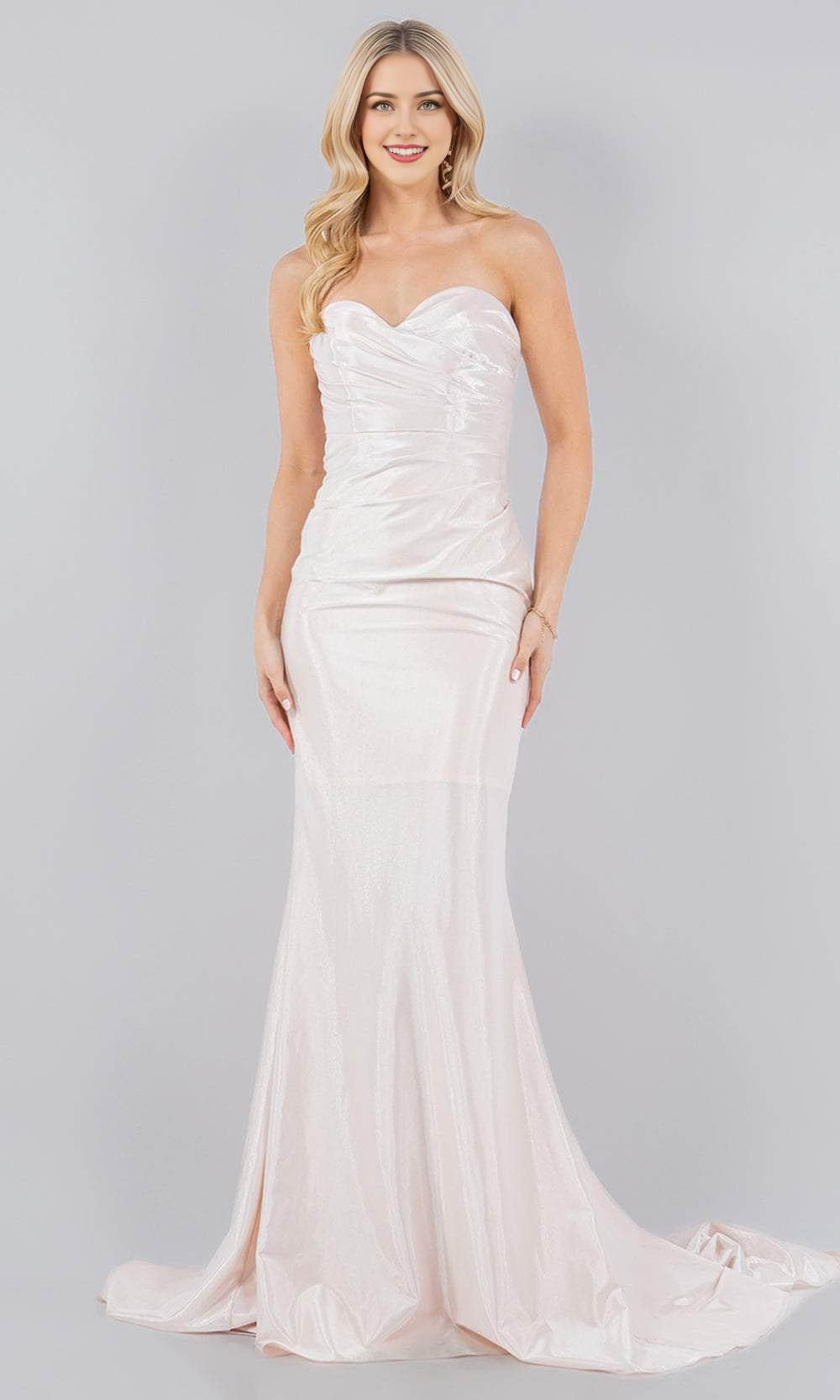 Robe de soirée bleue en satin plissé, décolleté en cœur, style sirène, sans bretelles, avec traîne ample. 