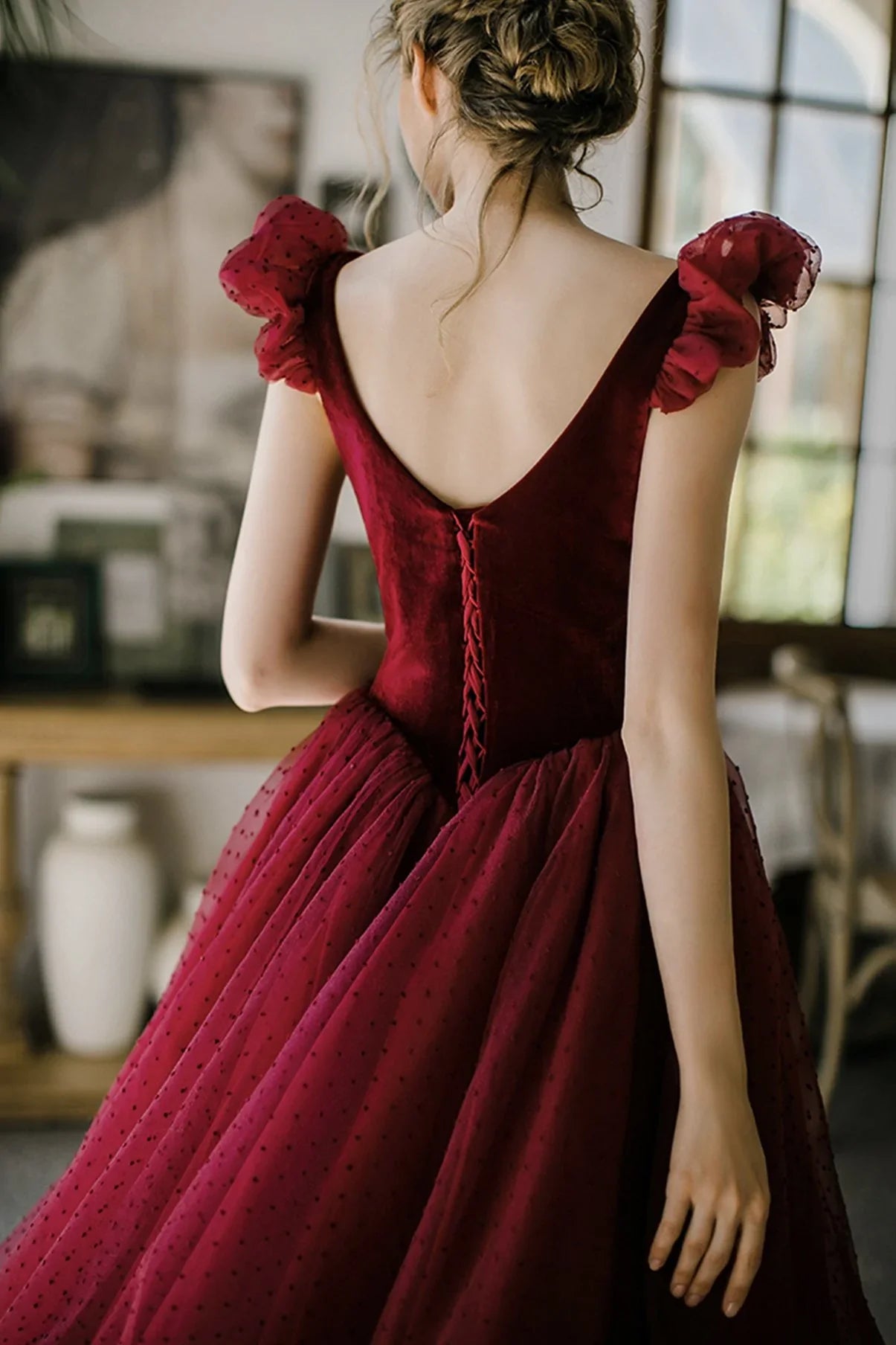 Robe de soirée élégante, coupe trapèze, longueur thé, col carré, sans manches / Magasins de robes de bal 