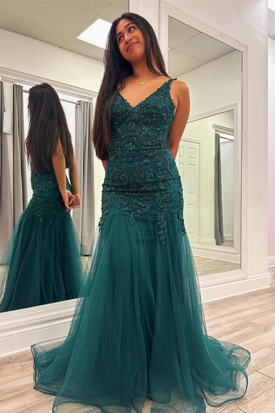 Formal Wear Dresses/Peacock Mermaid V-Neck Appliques Tulle Long Prom Dress/Prom Dresses Stores