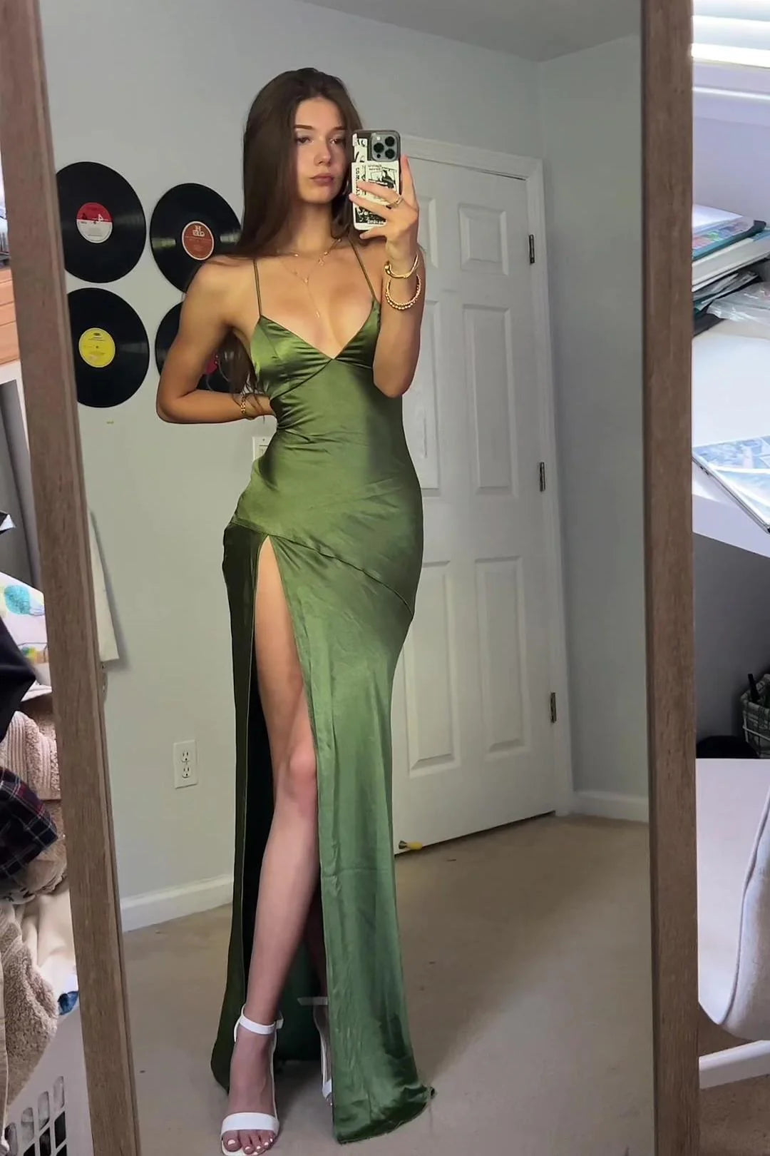 Robe de soirée longue en satin vert doux à bretelles sexy 