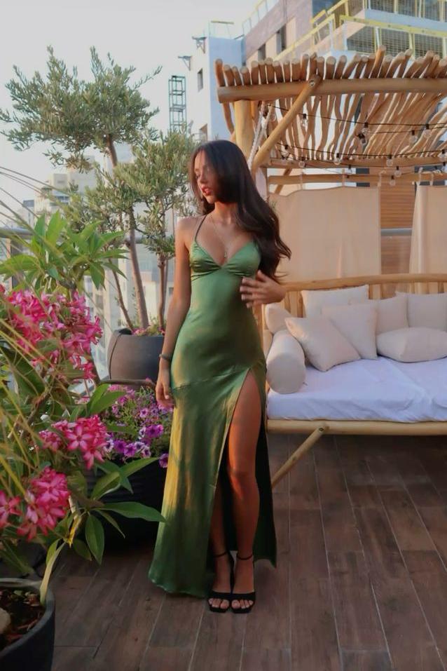 Robe de soirée longue en satin vert doux à bretelles sexy 