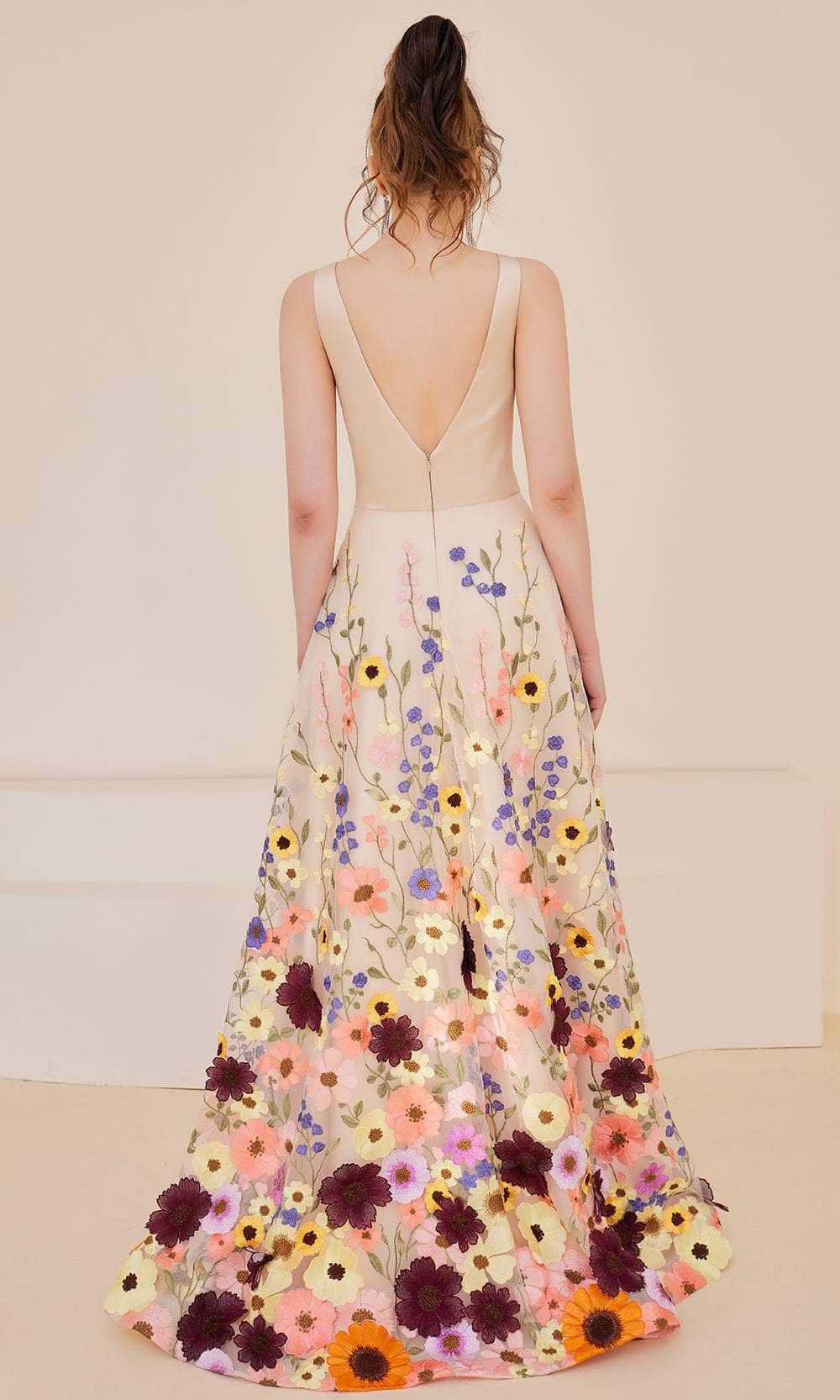 Formal Women's Dresses/ A-line Vibrant Floral Appliqued Hem Sleeveless Open Back Prom Dress Evening Dress