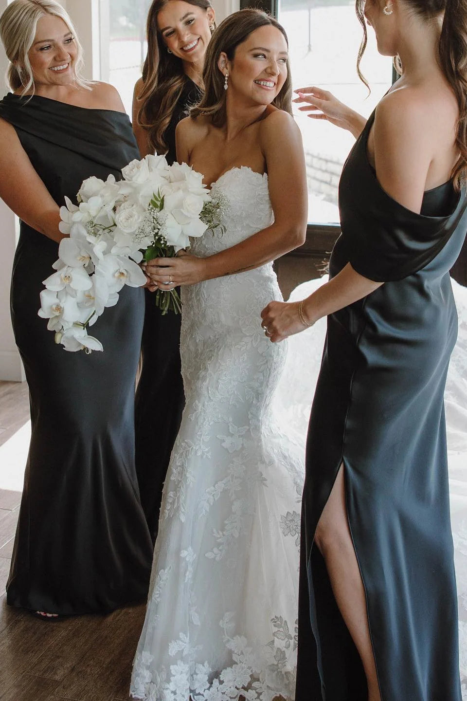 Formal Women's Dresses/Asymmetrical Ruffle Slit Black Bridesmaid Dresses with One Shoulder