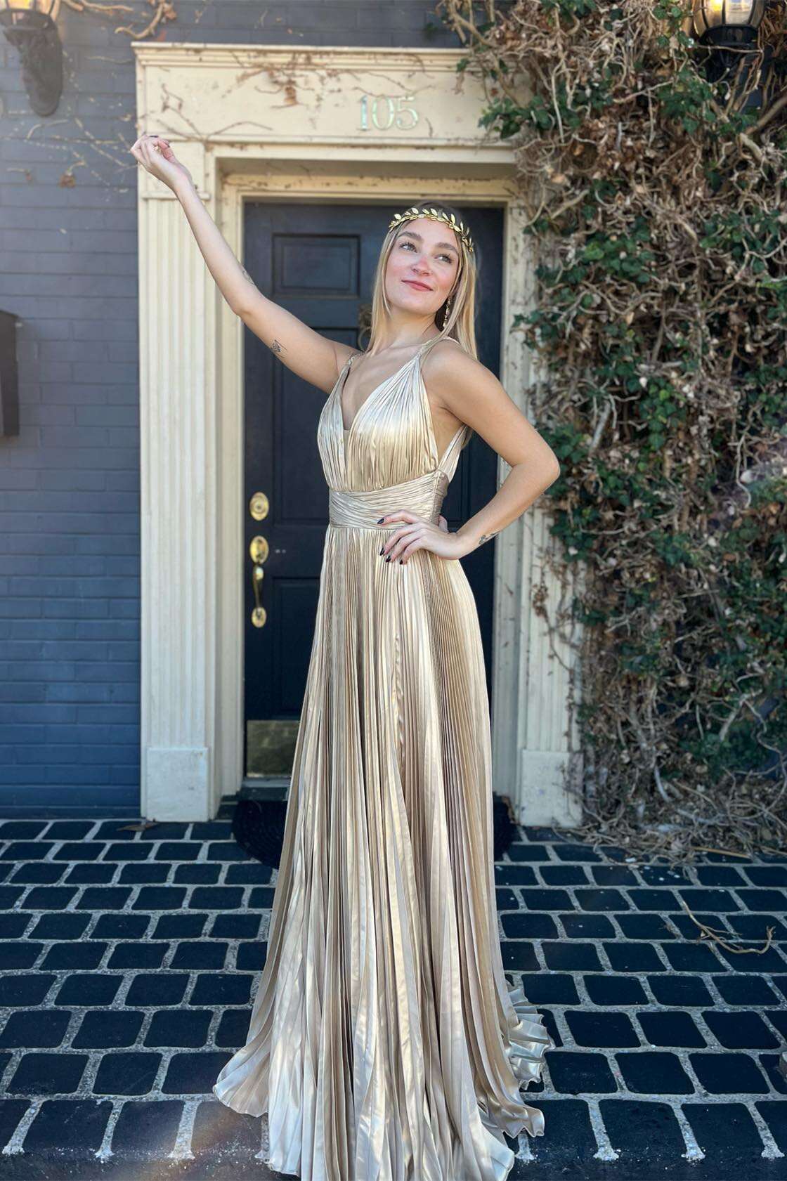 Robes de soirée pour femmes, style déesse, sans manches, dos nu, plissées, argentées, métallisées, coupe trapèze, robe de soirée longue, robe de bal, robe de bal en magasin 