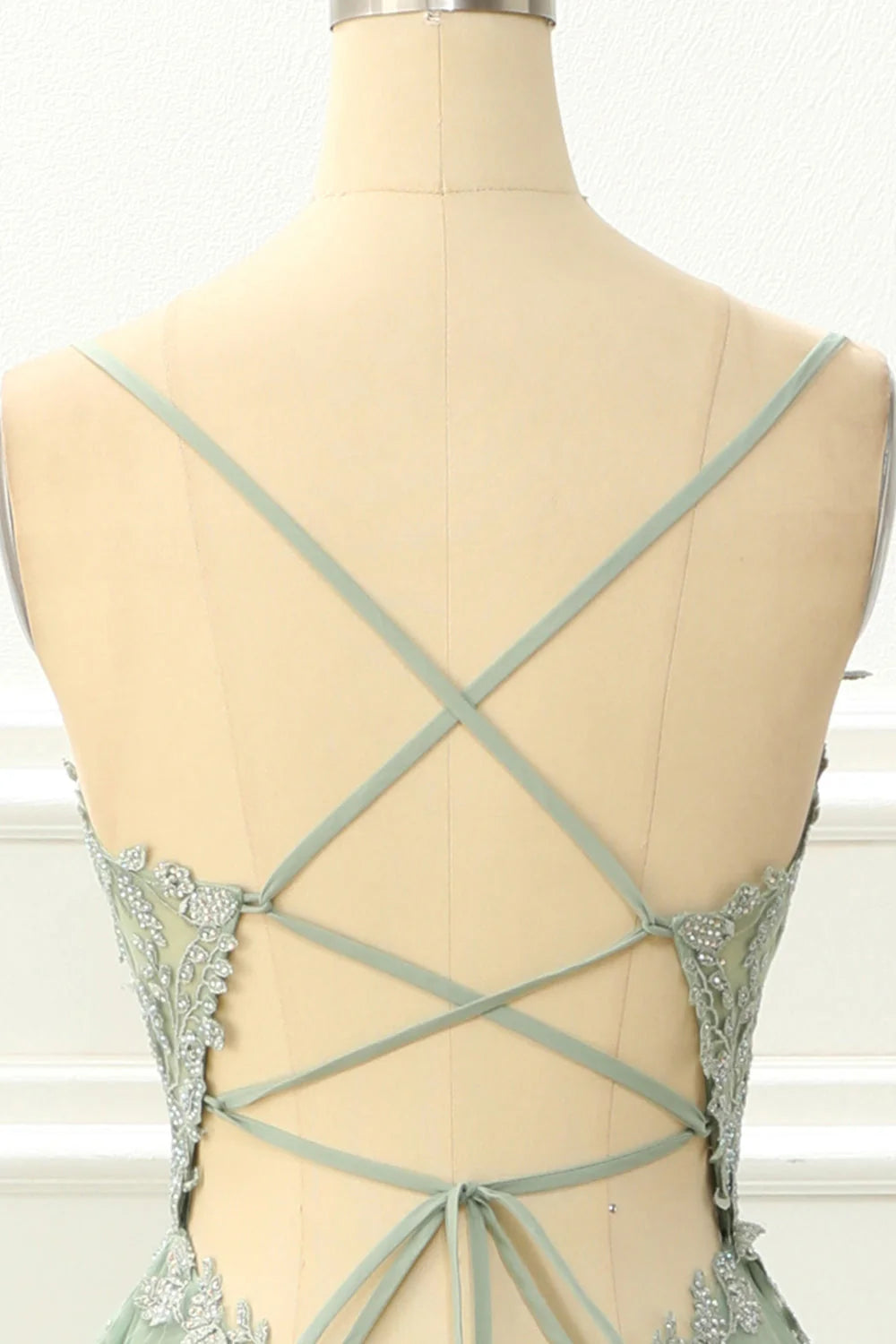 V Neck Spaghetti Straps Tulle Lavender Prom Dress With Appliques