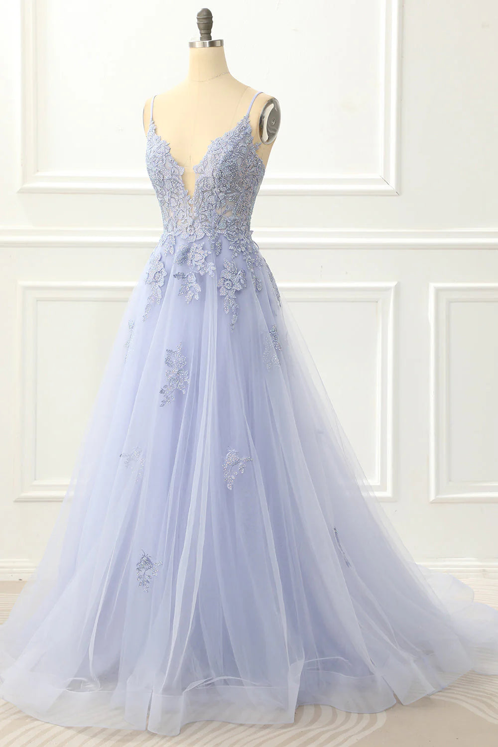 V Neck Spaghetti Straps Tulle Lavender Prom Dress With Appliques