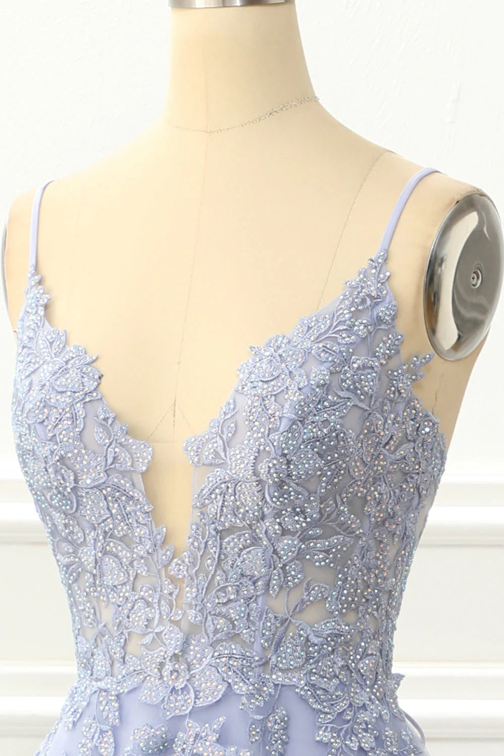 V Neck Spaghetti Straps Tulle Lavender Prom Dress With Appliques