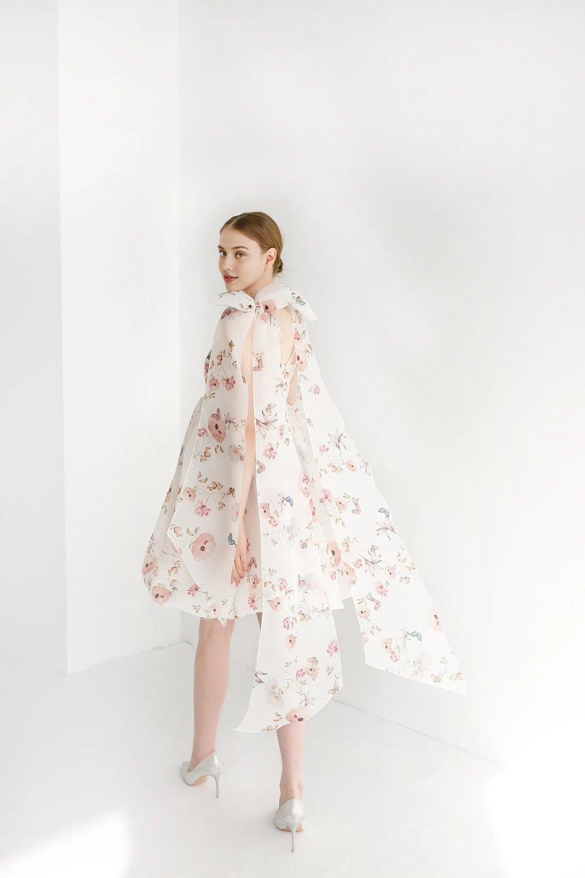 Vestido de fiesta de graduación con hombros descubiertos, corte A, largo hasta la rodilla, corto, con cordones y corte en A 