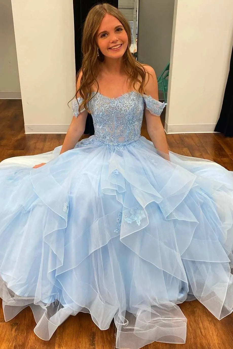 Glamorous A-Line Off Shoulder Short Sleeve Tulle Maxi Prom Dress