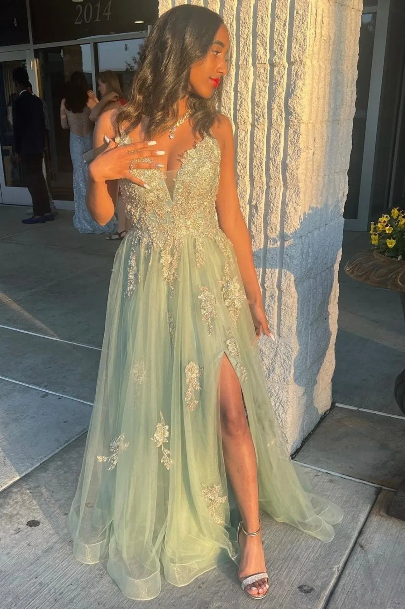Glamorous A-Line V Neck Sleeveless Tulle Maxi Prom Dress