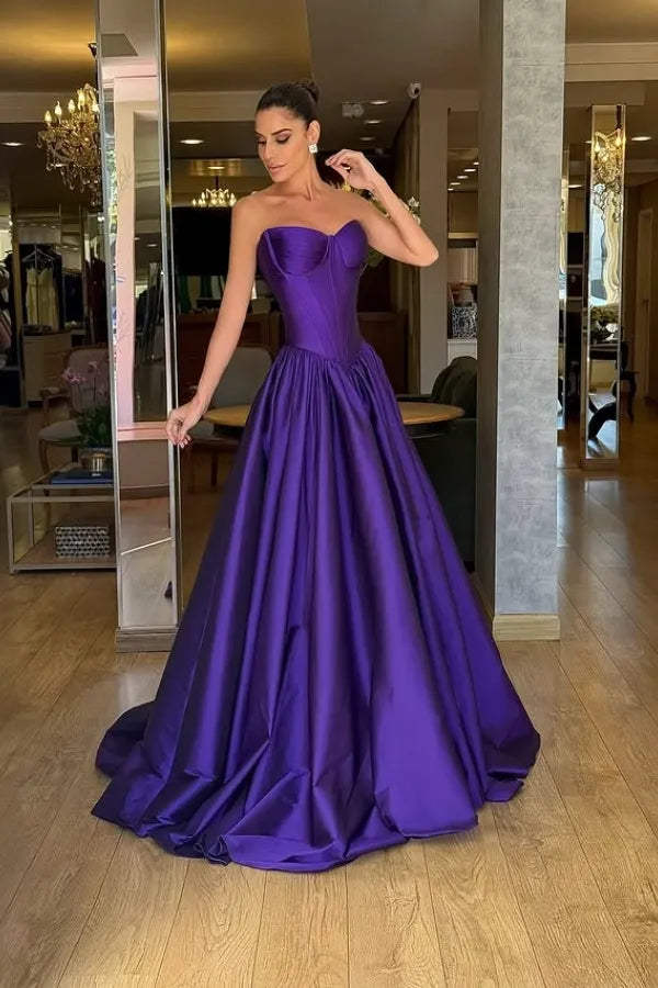 Glamorous Ball Gown Strapless Sweetheart Corset Satin Evening Dress With Train