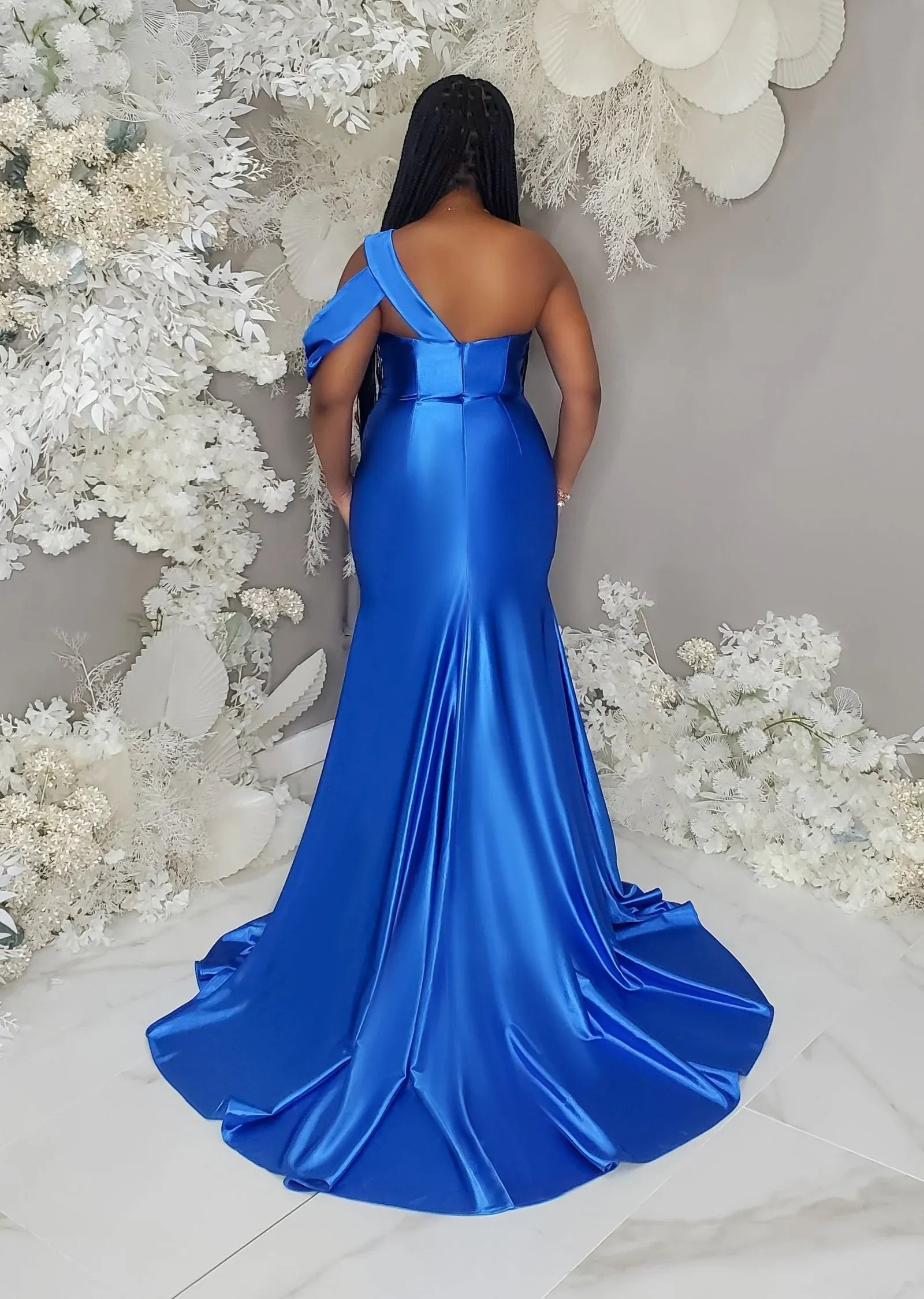 Glamorous One-Shoulder Ruched Satin Mermaid Maxi Dress with High Slit