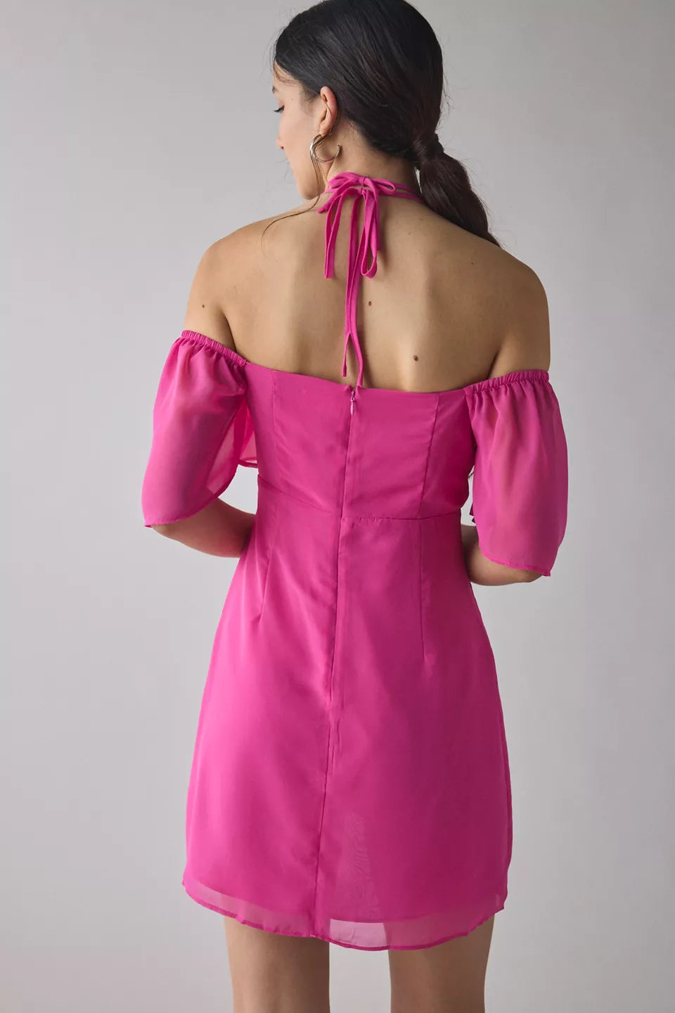 Glamorous Sheath/Column Off-The-Shoulder Flutter Sleeve Chiffon Short-Mini Homecoming Dress