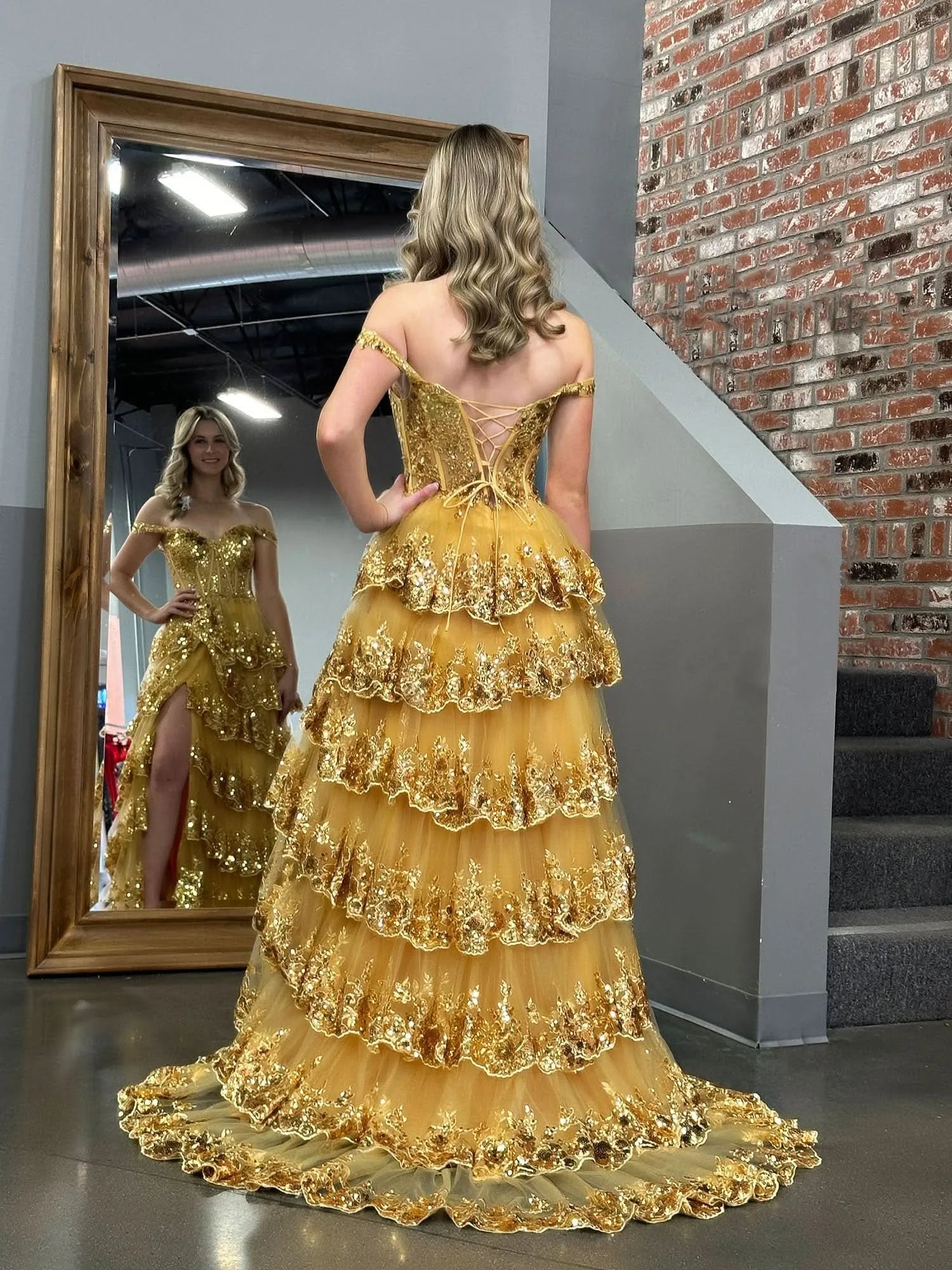 Gorgeous Off-the-Shoulder Sleeveless Princess Tulle Ruffles Long Prom Dress
