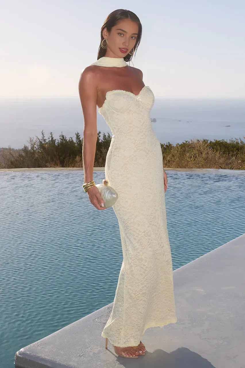 Graceful Mermaid/Trumpet Strapless Sleeveless Lace Floor-Length Prom Dress