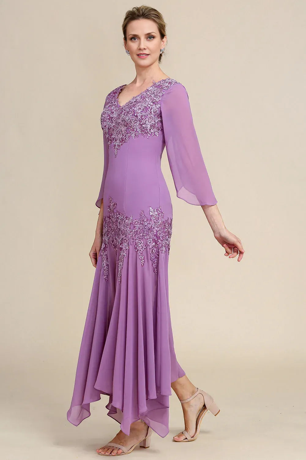 Graceful Mermaid V Neck Long Sleeve Chiffon Appliques Floor-Length Mother of the Bride Dress