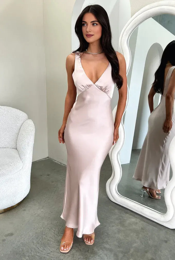 Graceful Sheath V-Neck Sleeveless Pleated Satin Floor-Length Prom Dress