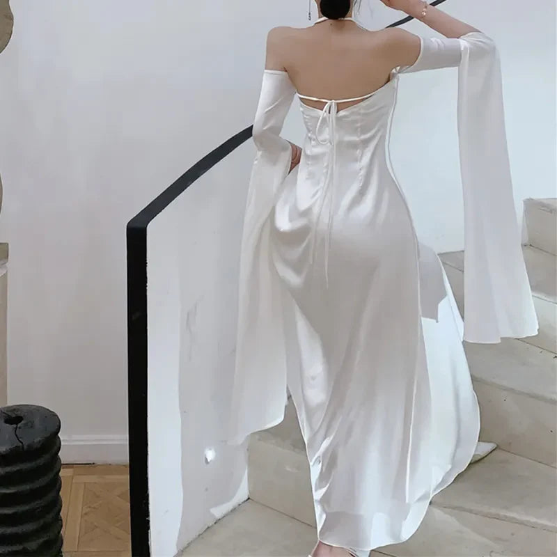 Robe de soirée longue blanche à épaules dénudées et col licou pour femme, coupe trapèze, élégante, idéale pour un bal de promo. 