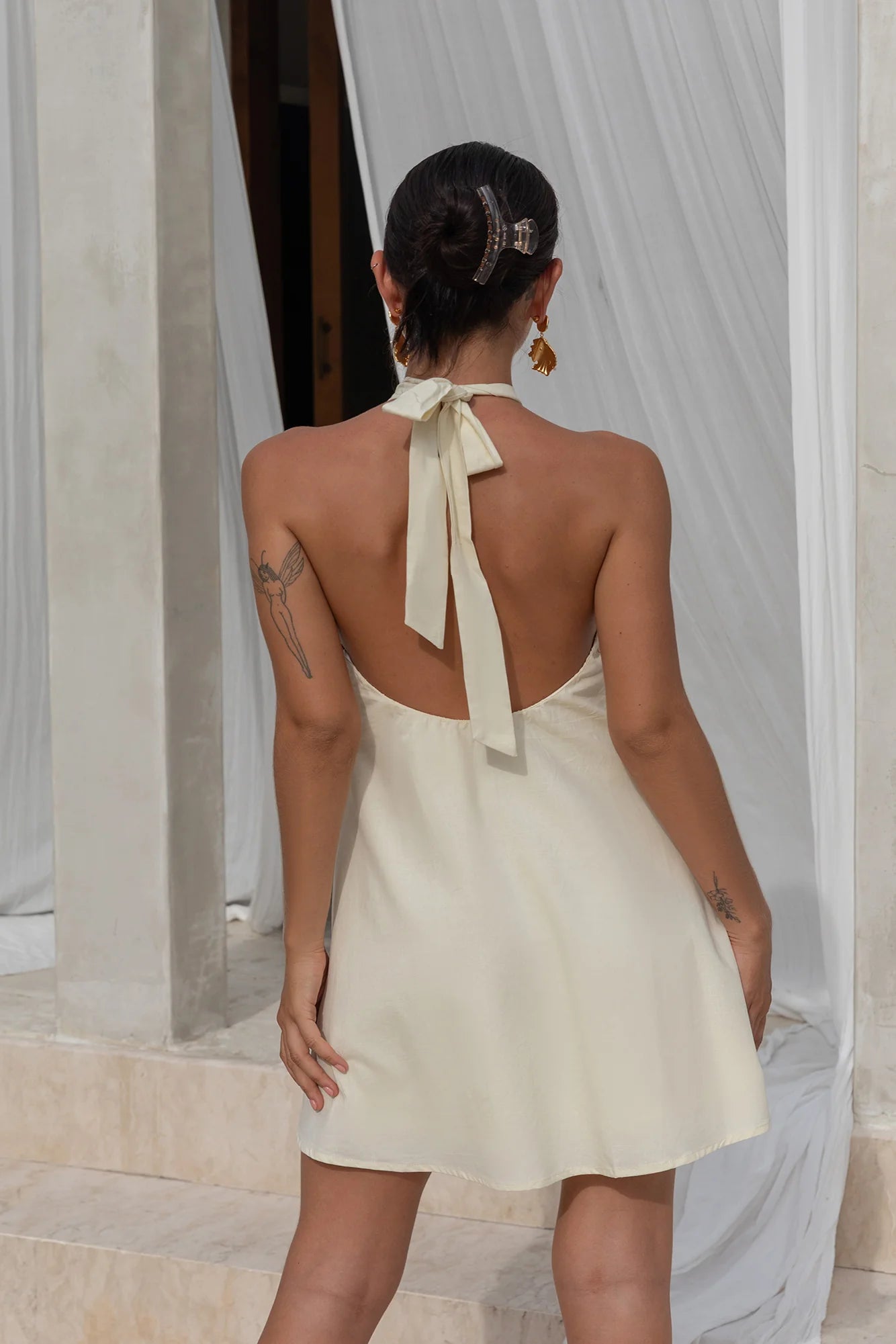 Halter Neck Knee Length Satin Dress Yellow Sleeveless A-Line Simple Solid Color Homecoming Dress