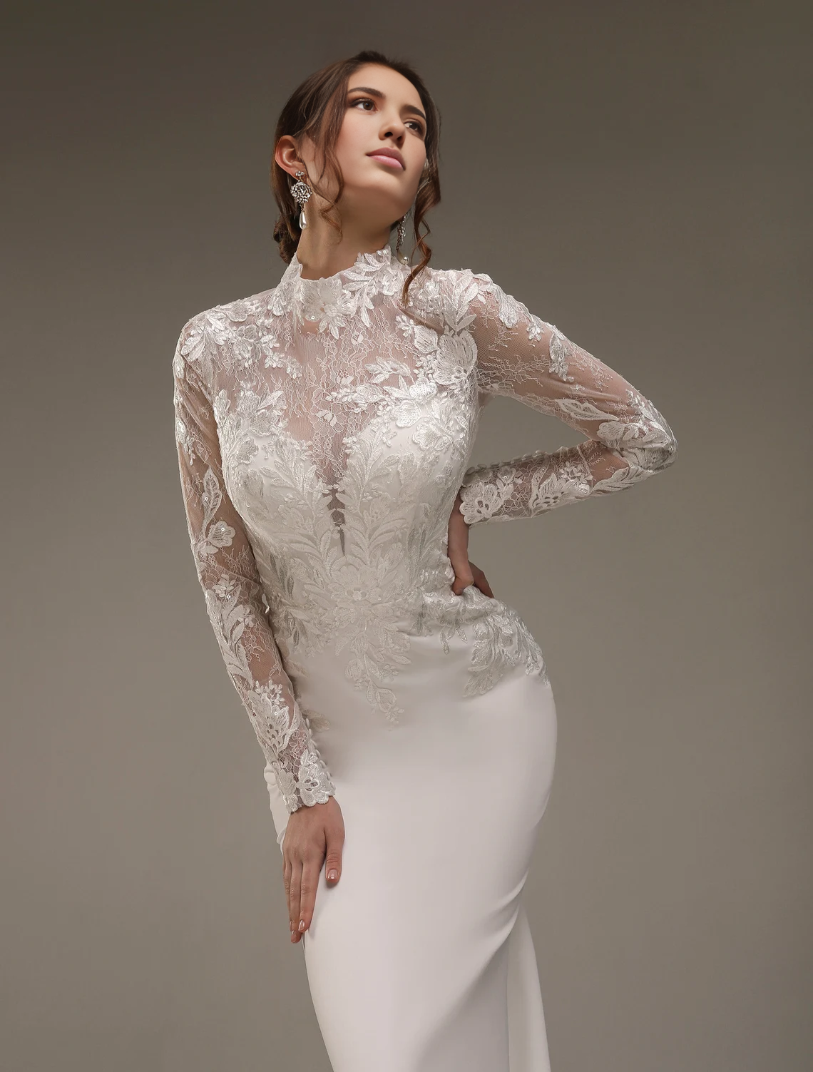 Handmade Satin Bridal Dress Hight Neck Maxi Wedding Dress Train Long Sleeves Lace Decorations Luxurious Wedding Dress High Neck