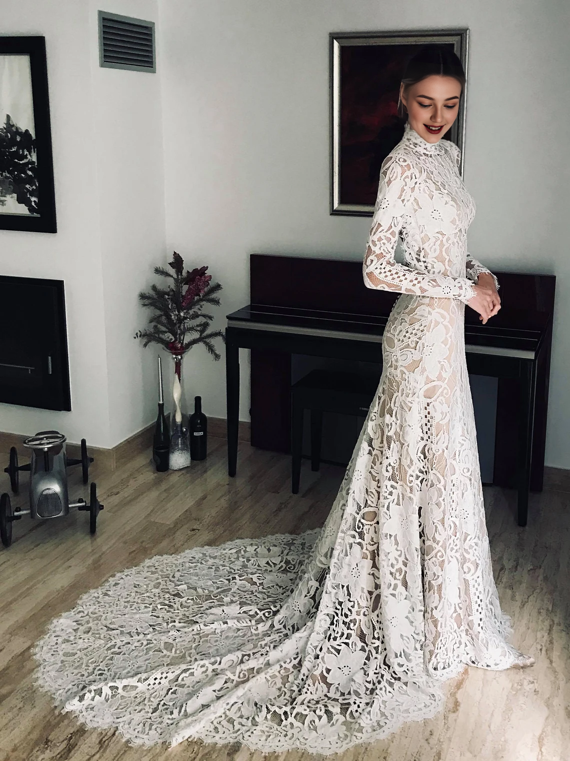 Hight Neck Elegant Long Sleeve Wedding Dress Bride Dress Open Back Lace With Train