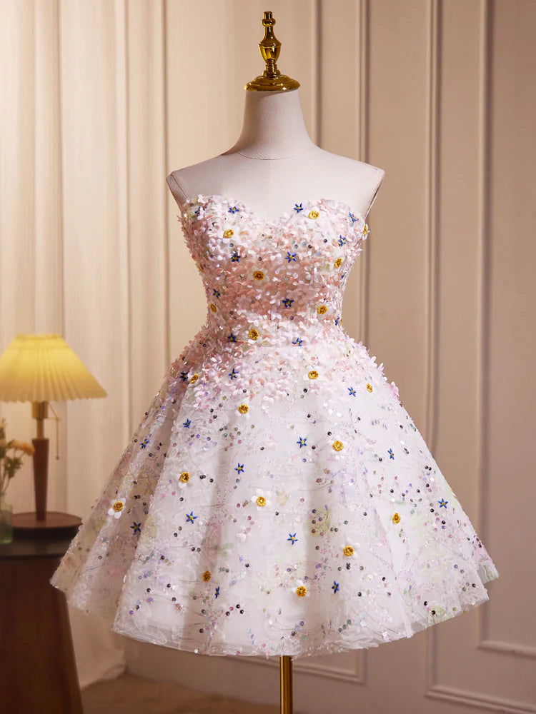 Robe de soirée trapèze en tulle à fleurs et col en cœur