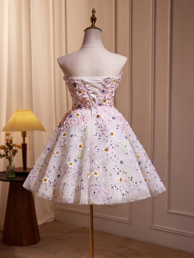 Robe de soirée trapèze en tulle à fleurs et col en cœur