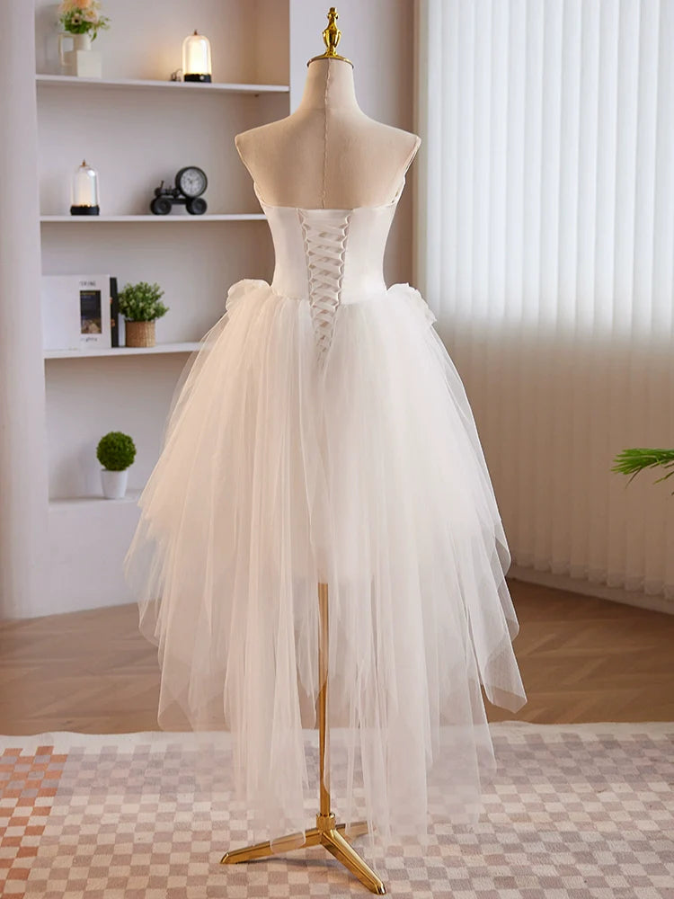 Robe de soirée unique en tulle et satin, coupe haute et basse
